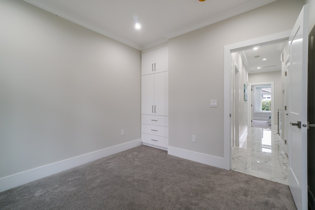 8225 ROYAL OAK AVENUE BURNABY V5J4L1 8