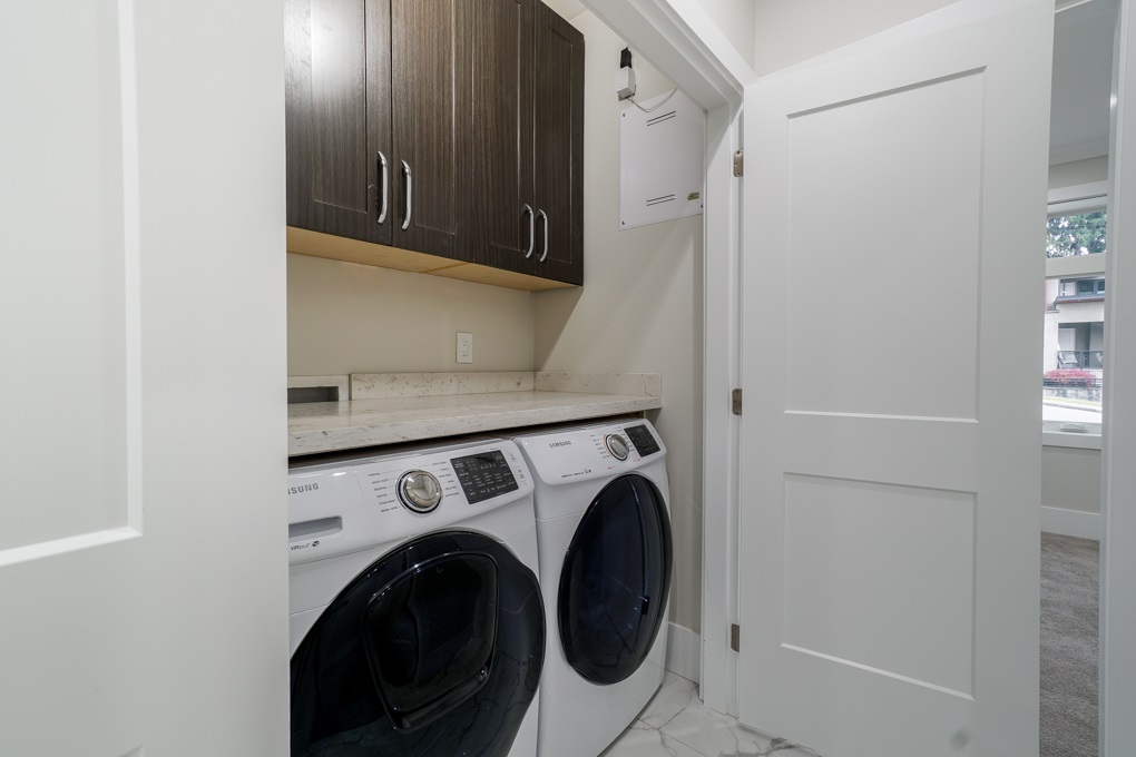 8225 ROYAL OAK AVENUE BURNABY V5J4L1 7