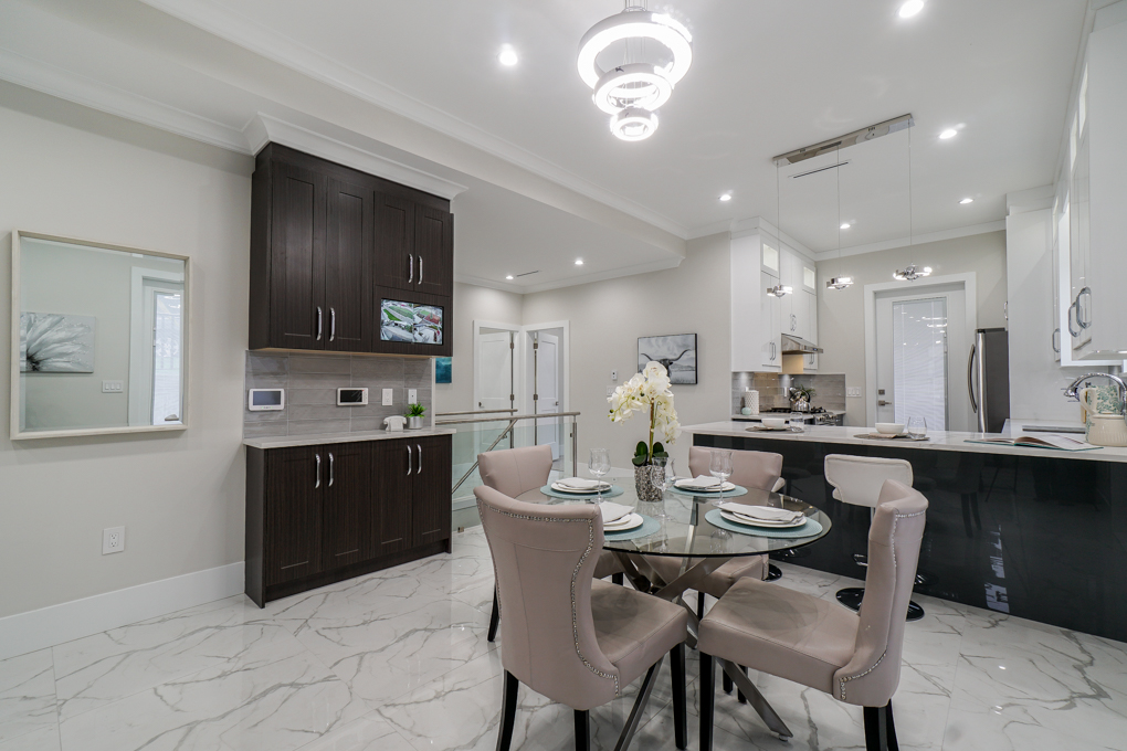 8227 Royal Oak Ave Burnaby V5J 4L1 5