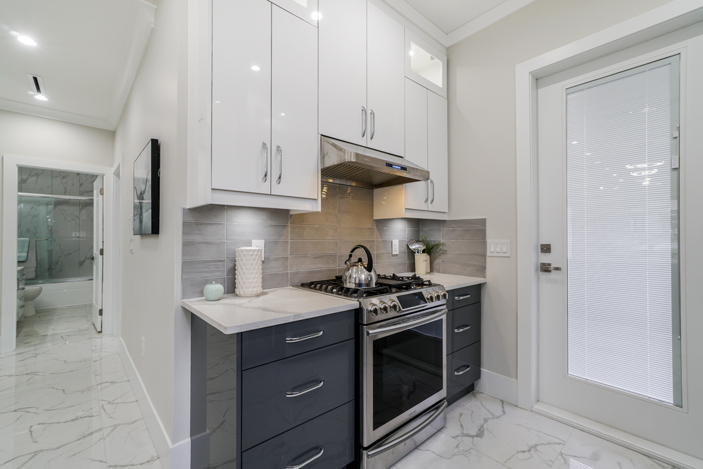 8227 Royal Oak Ave Burnaby V5J 4L1 7