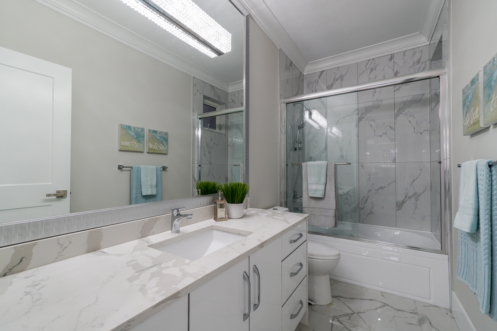 8227 Royal Oak Ave Burnaby V5J 4L1 13
