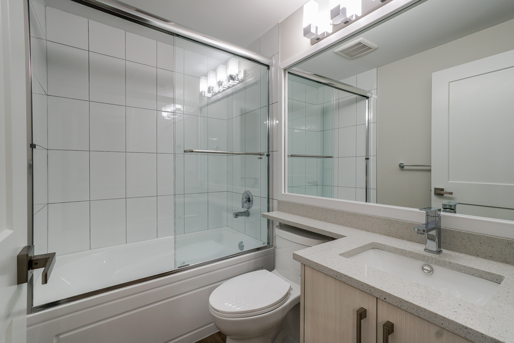 8227 Royal Oak Ave Burnaby V5J 4L1 14
