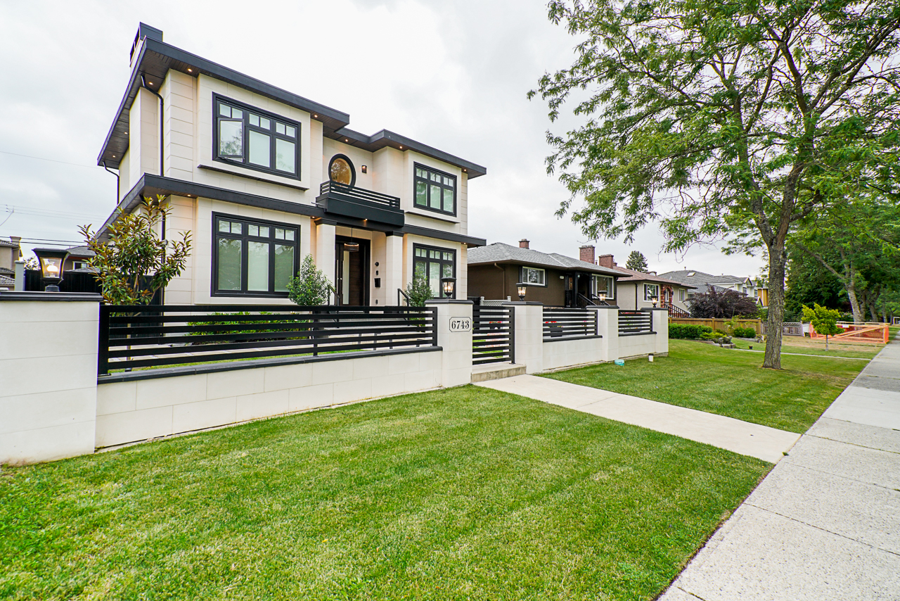 6743 Strathmore Ave Burnaby 3