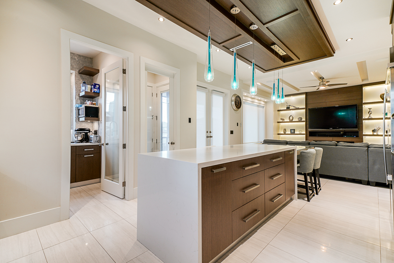6743 Strathmore Ave Burnaby 12
