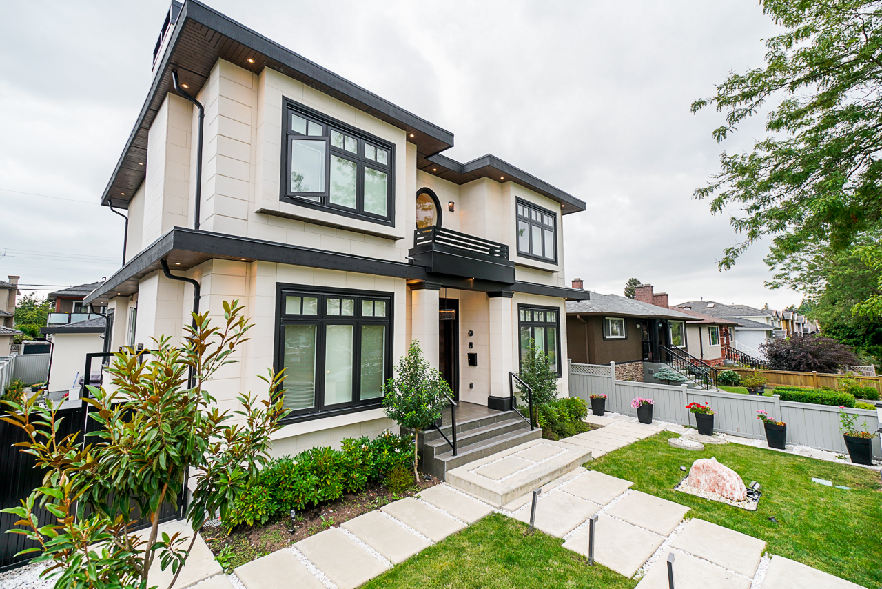 6743 Strathmore Ave Burnaby 4