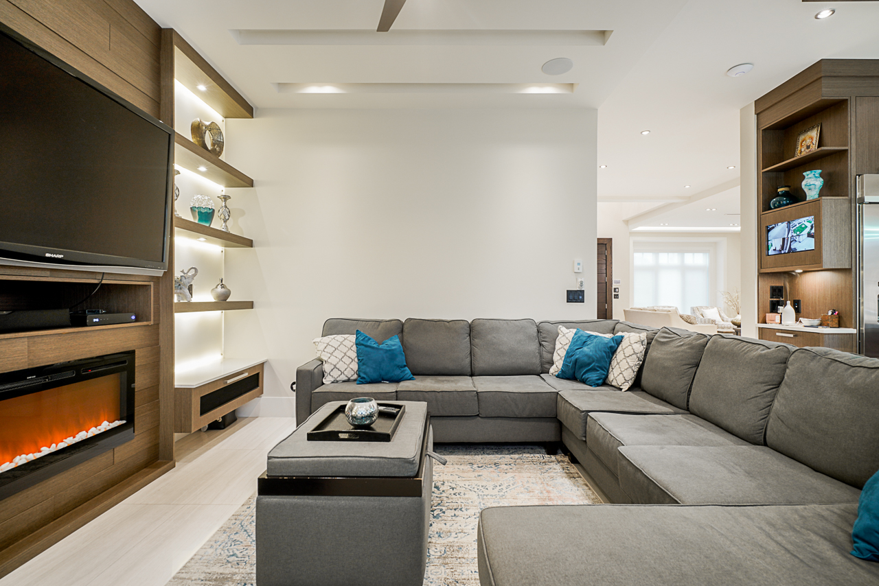6743 Strathmore Ave Burnaby 16