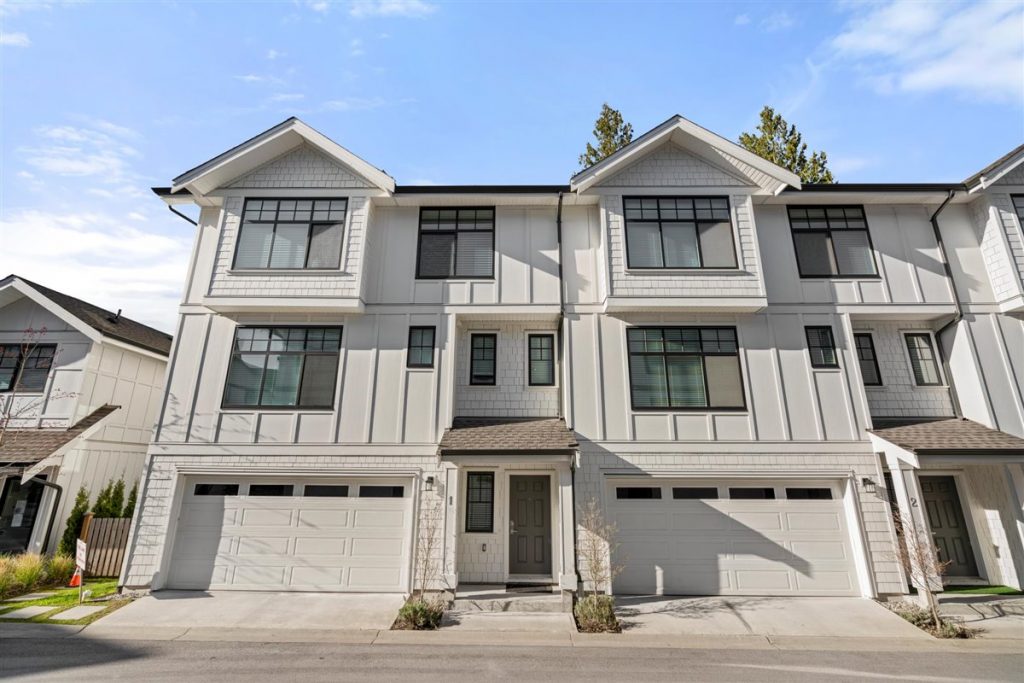 3BED 3 BATH TOWNHOUSE DEER LAKE BURNABY