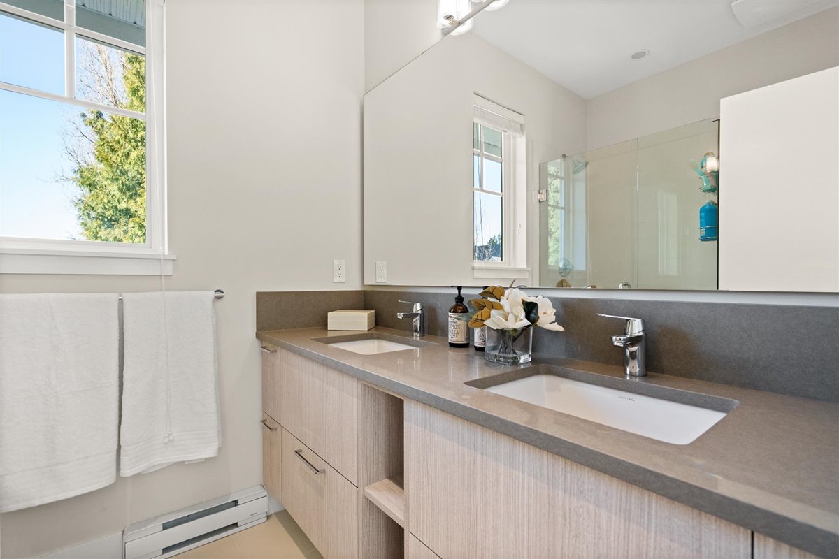 1-5202 SAVILE ROW, BURNABY 40