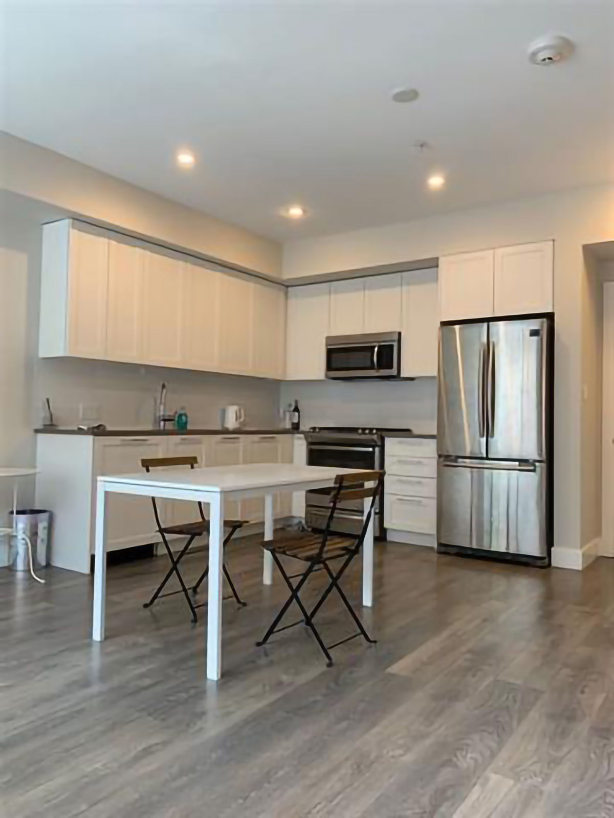 9 5188 Savile Row, Burnaby 3