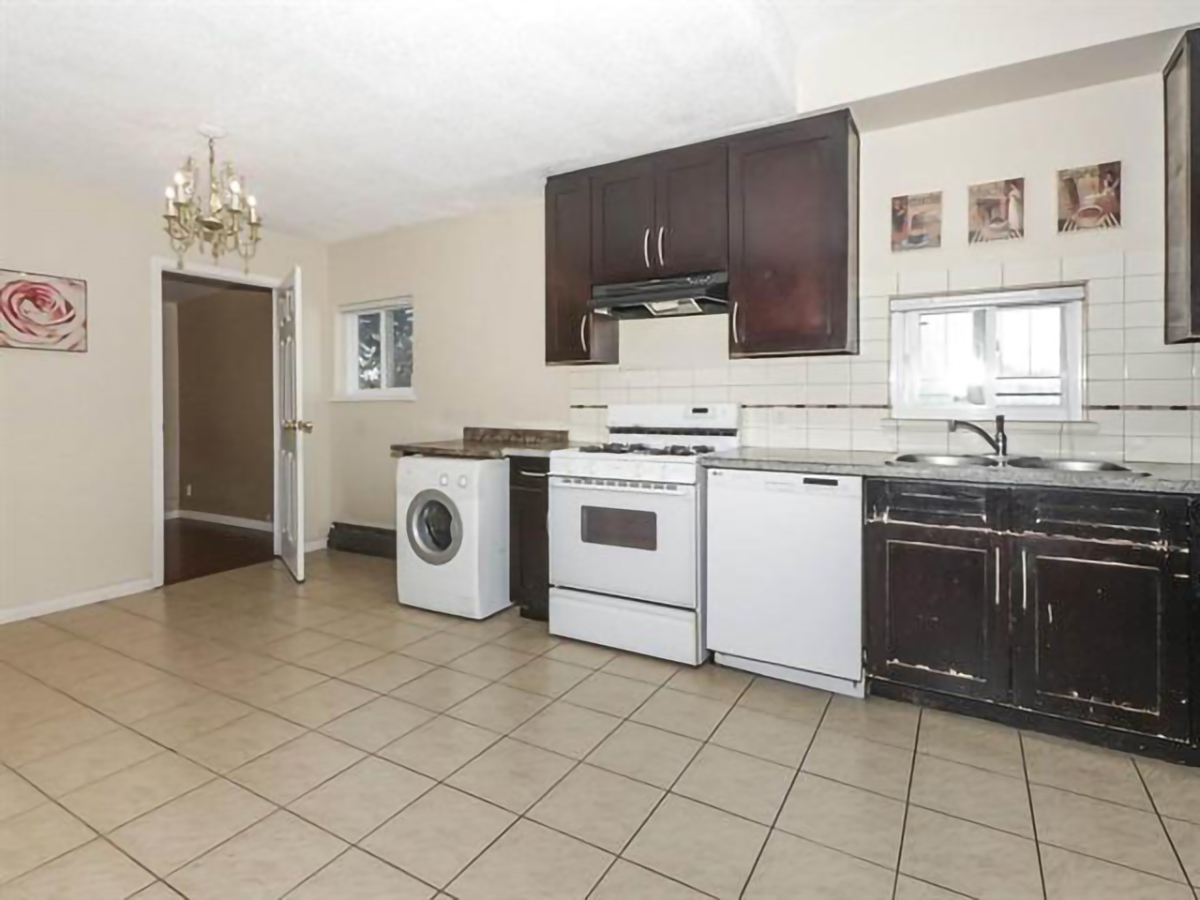 1150 Vanier Avenue, Coquitlam 9