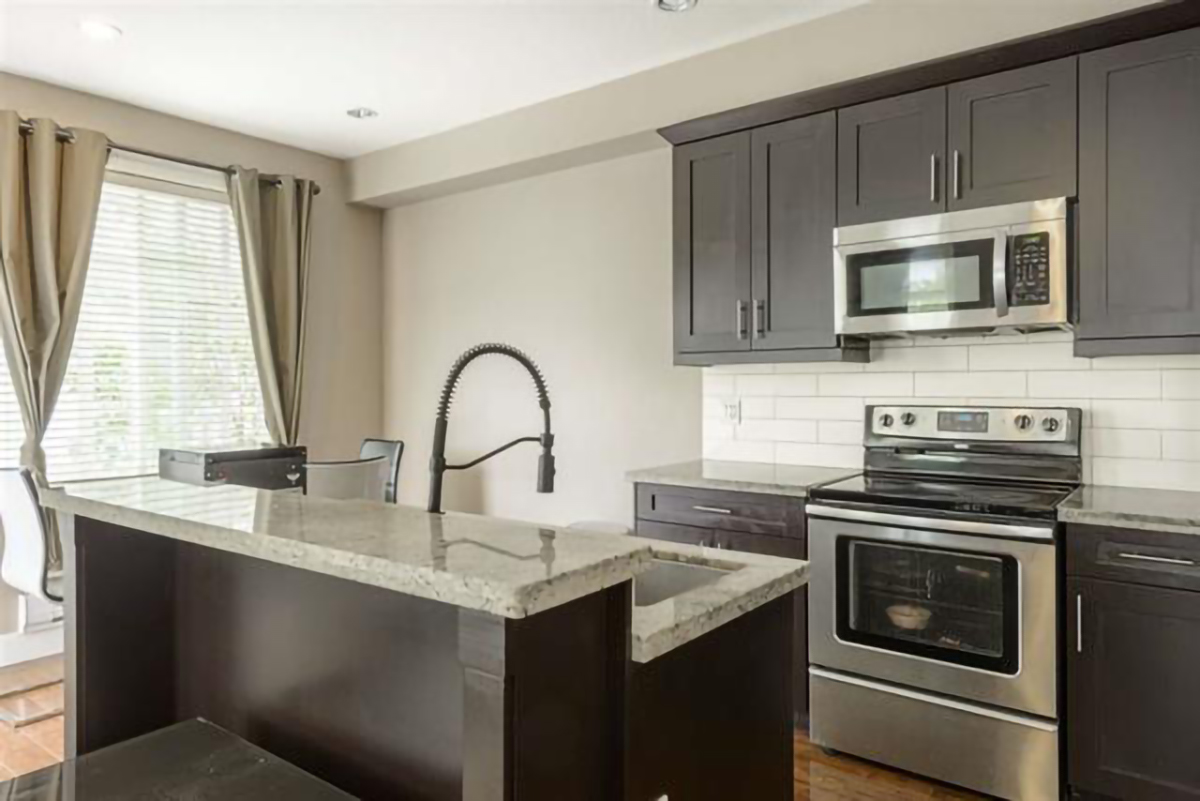 1 8418 163 Street, Surrey 10
