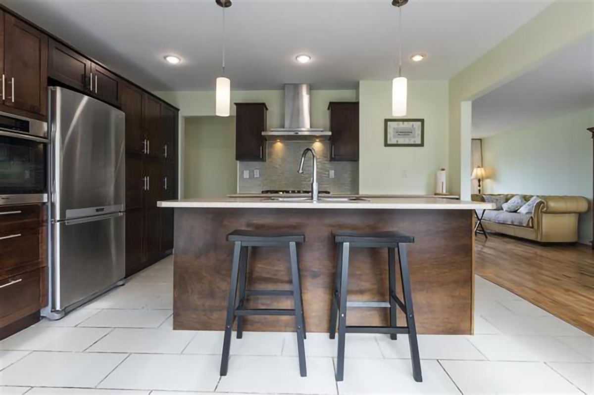 7034 Malibu Drive, Burnaby 11
