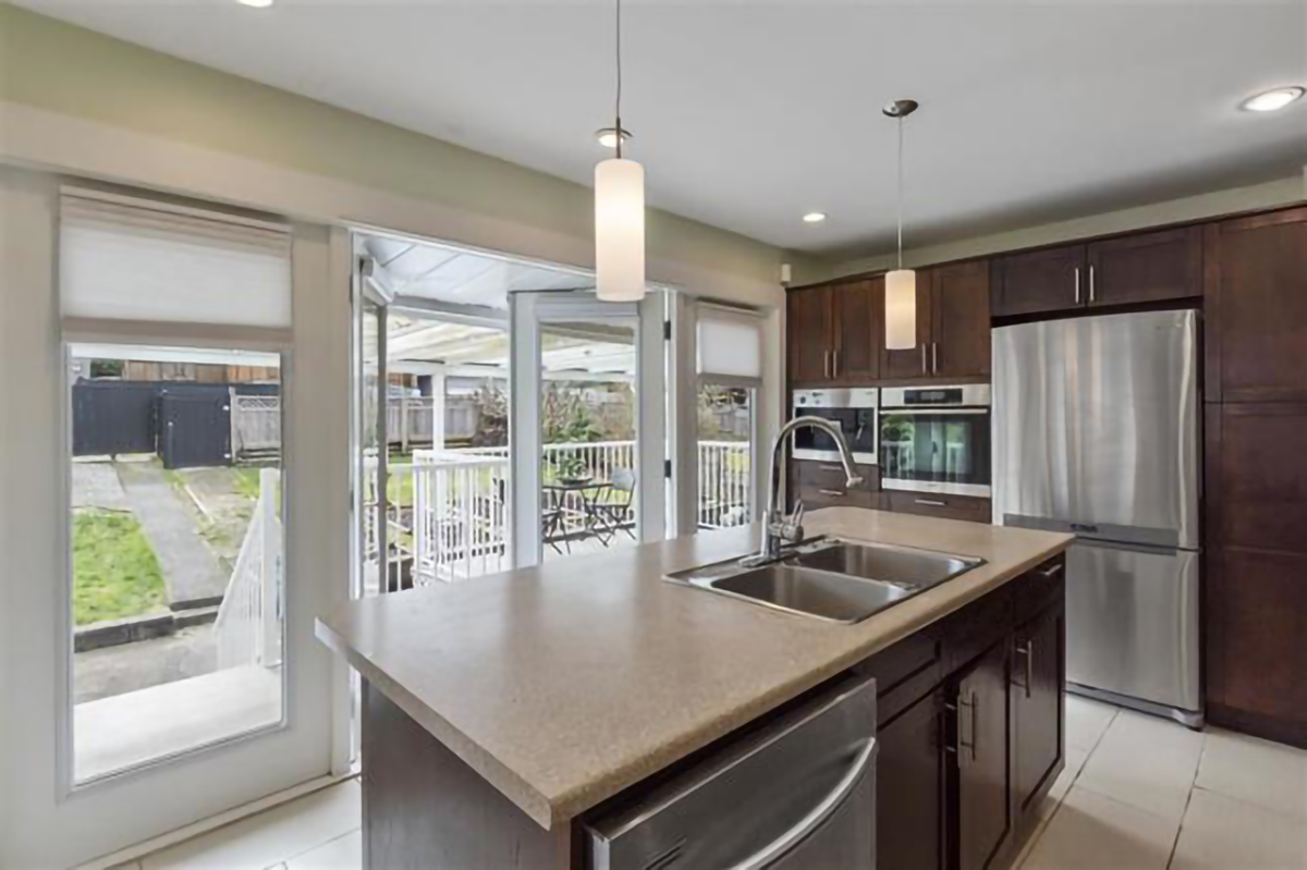 7034 Malibu Drive, Burnaby 12