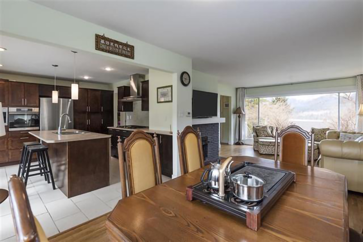 7034 Malibu Drive, Burnaby 9