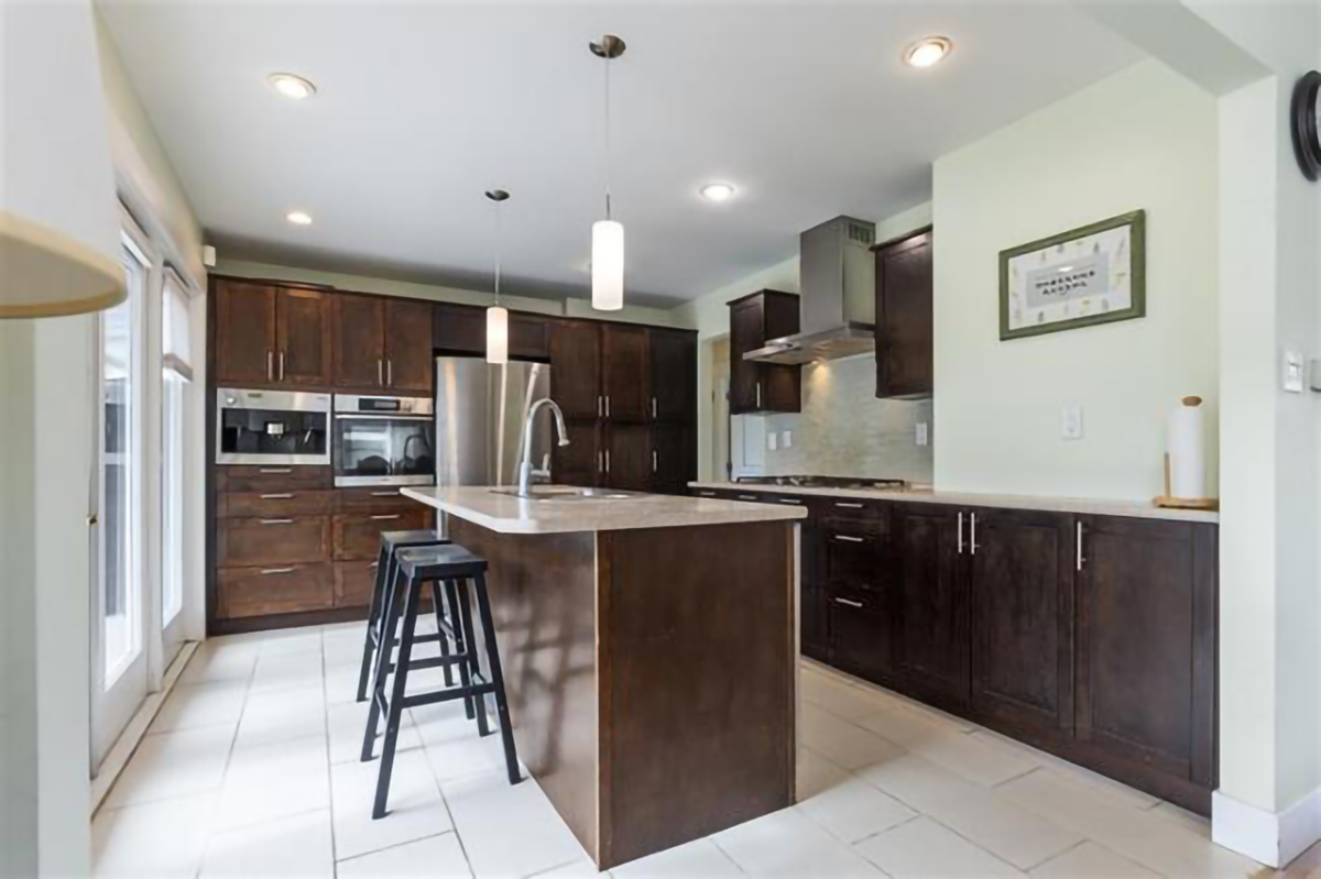 7034 Malibu Drive, Burnaby 10