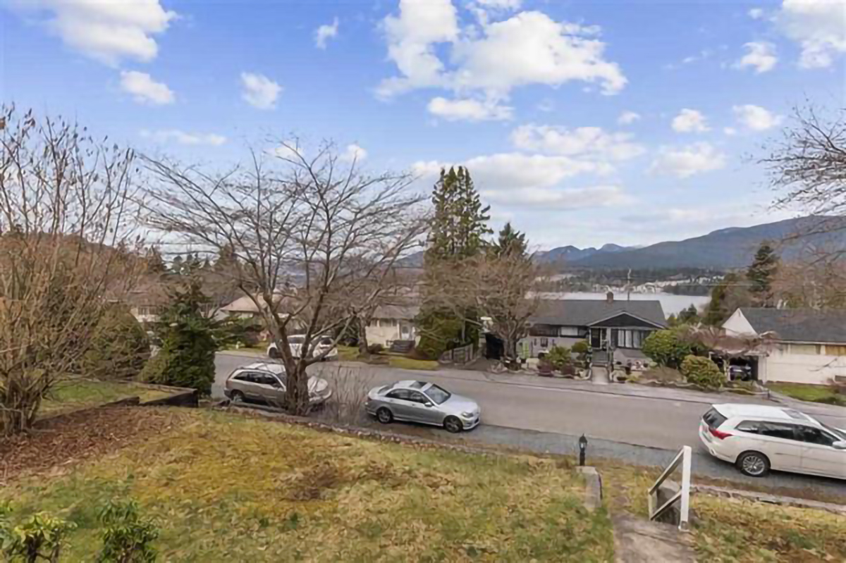 7034 Malibu Drive, Burnaby