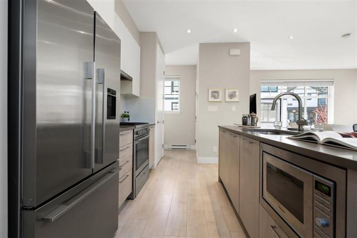 1 5202 Savile Row, Burnaby 11