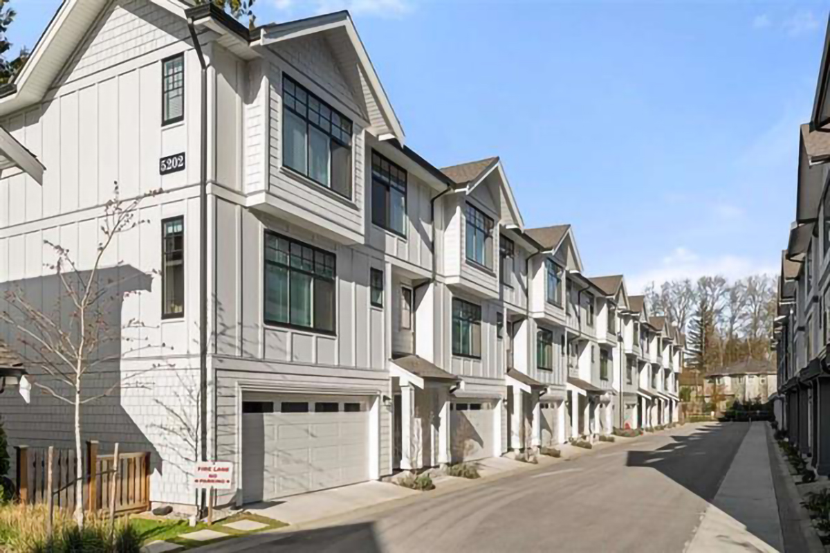 1 5202 Savile Row, Burnaby 3