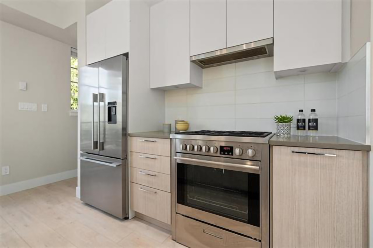1 5202 Savile Row, Burnaby 10