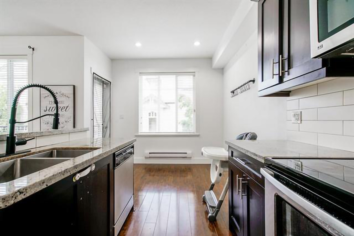 1 8418 163 Street, Surrey 18