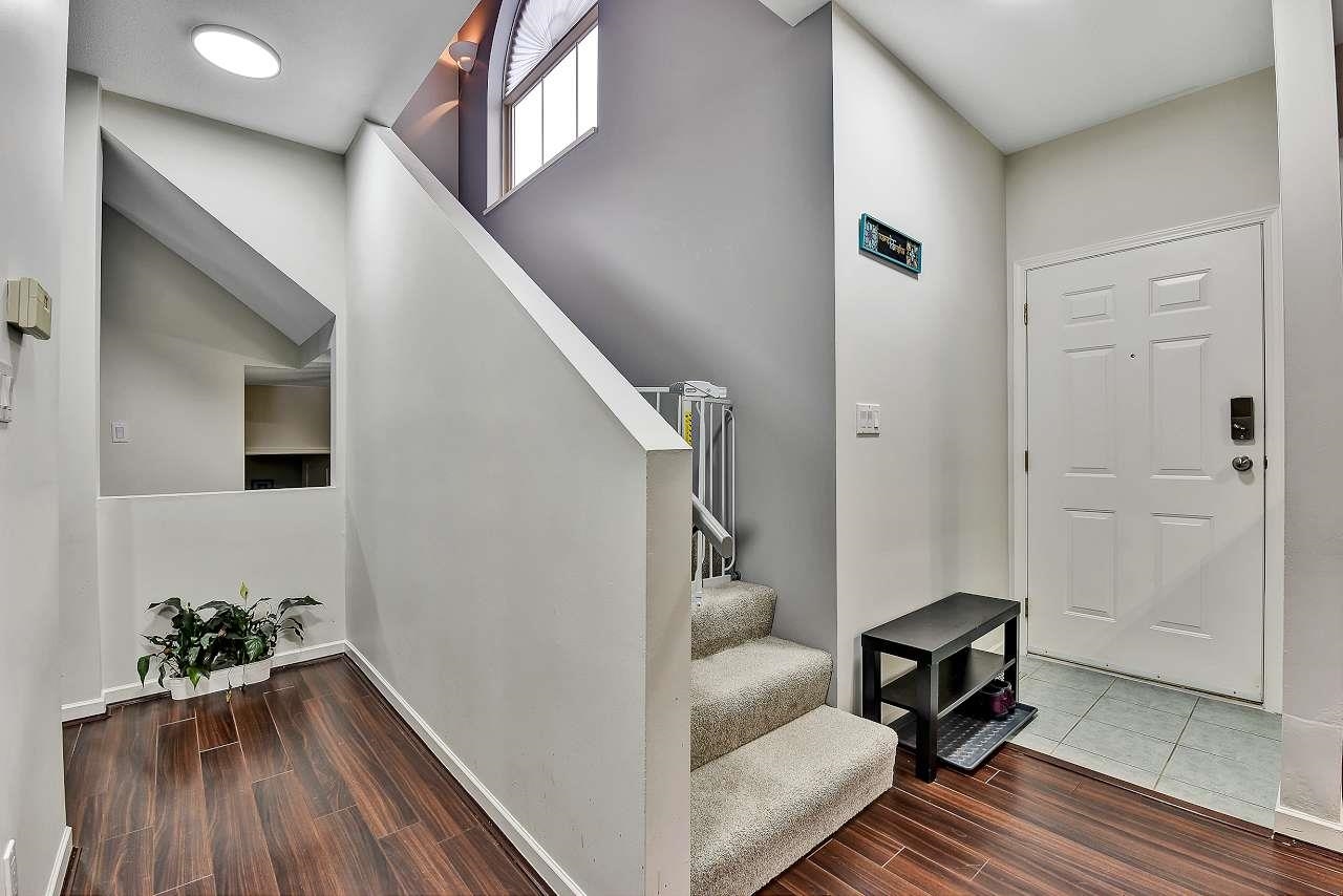 17 8675 209 STREET 11