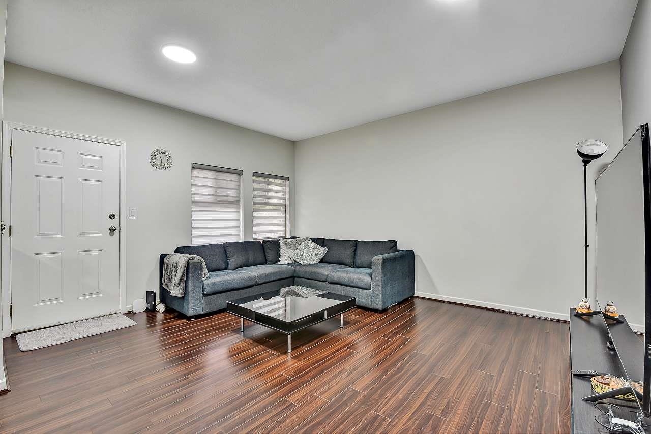 17 8675 209 STREET 12