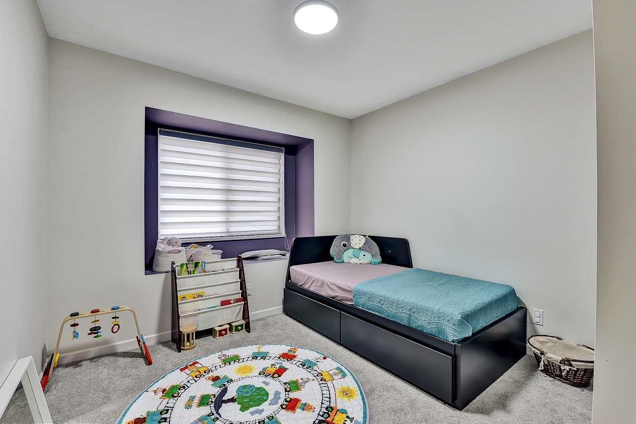 17 8675 209 STREET 18