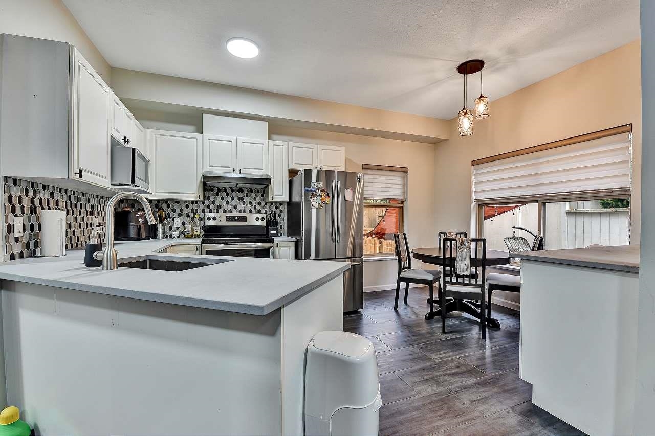 17 8675 209 STREET 3