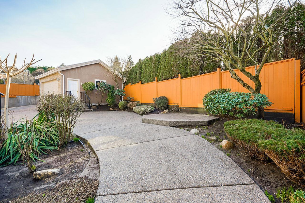 7654 Stanley Crescent, Burnaby 37
