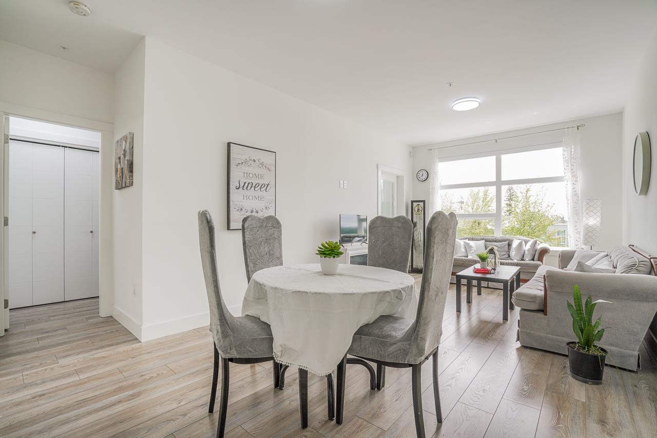 406 22577 ROYAL CRESCENT 14
