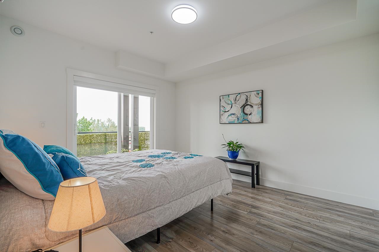 406 22577 ROYAL CRESCENT 17