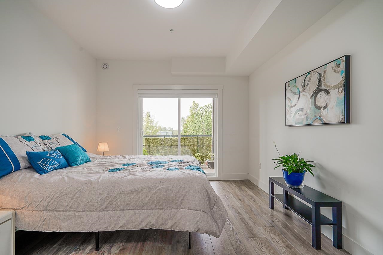 406 22577 ROYAL CRESCENT 18
