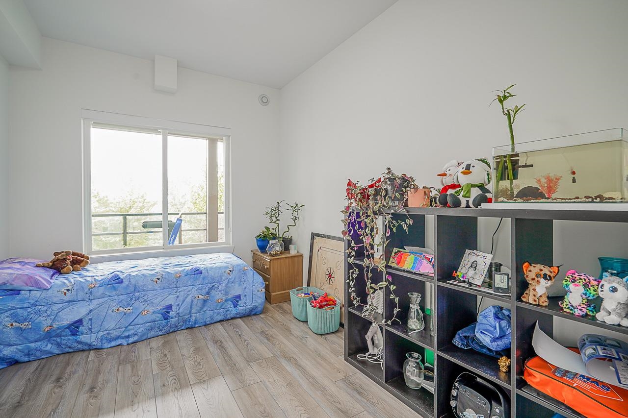 406 22577 ROYAL CRESCENT 22