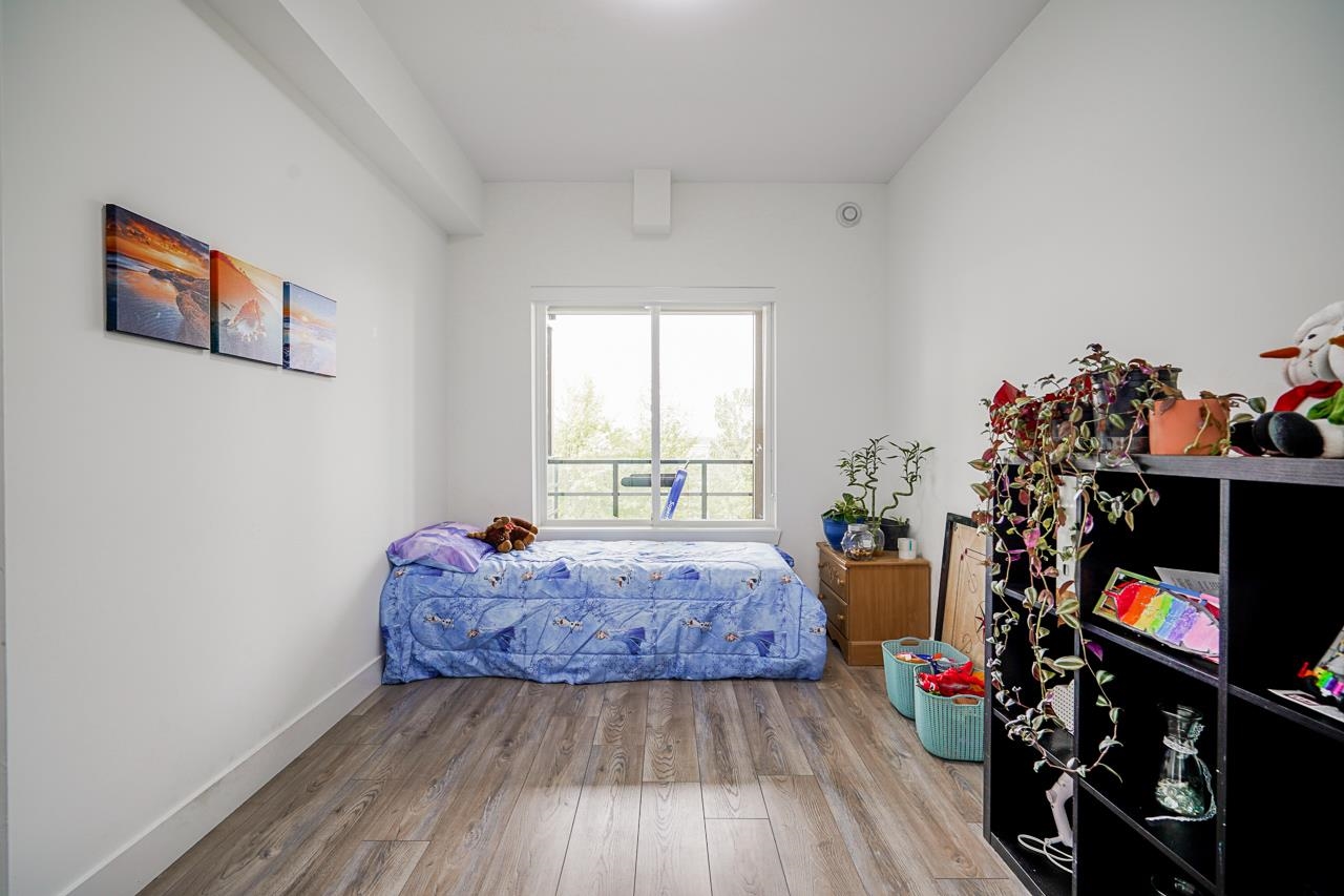 406 22577 ROYAL CRESCENT 23