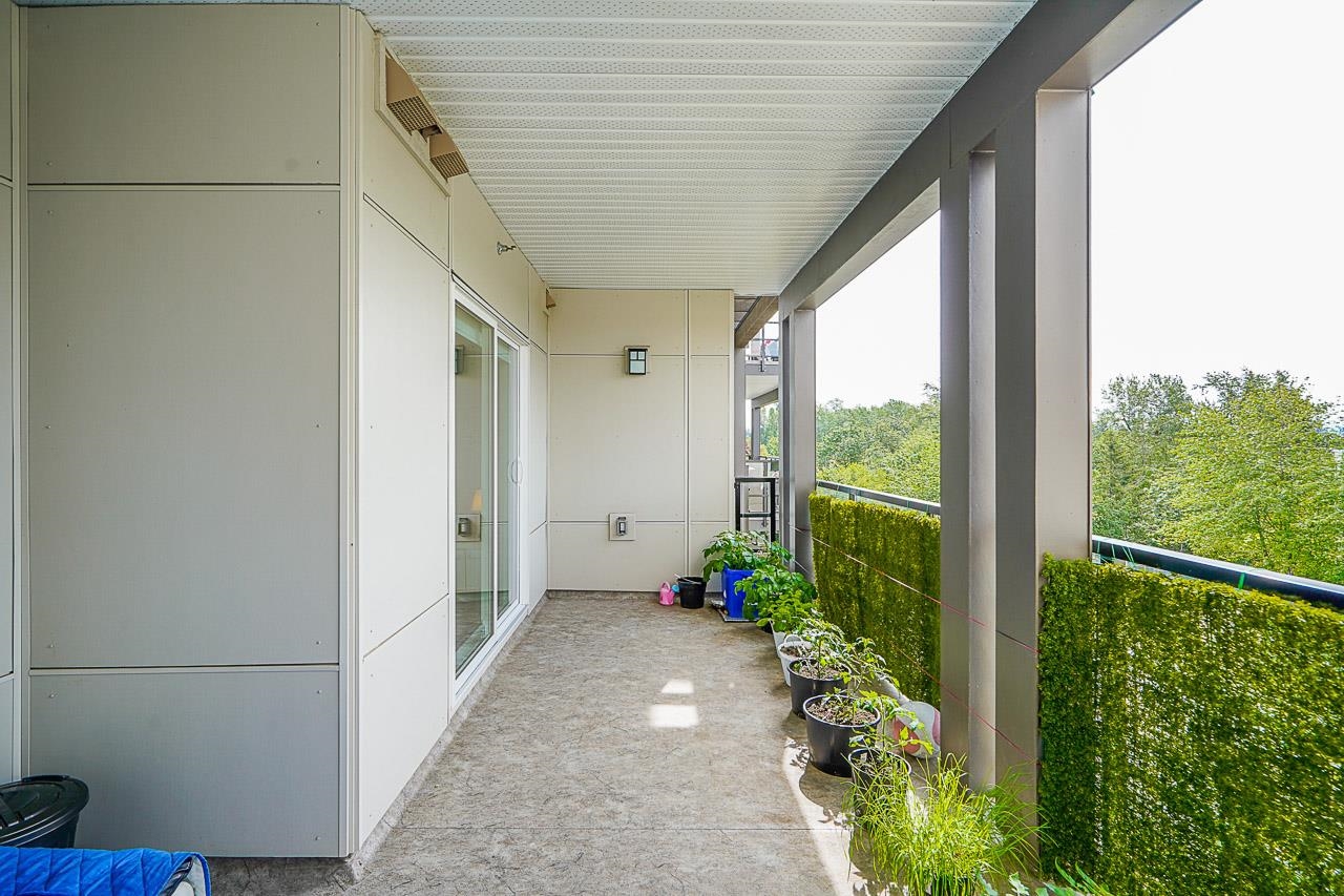 406 22577 ROYAL CRESCENT 30