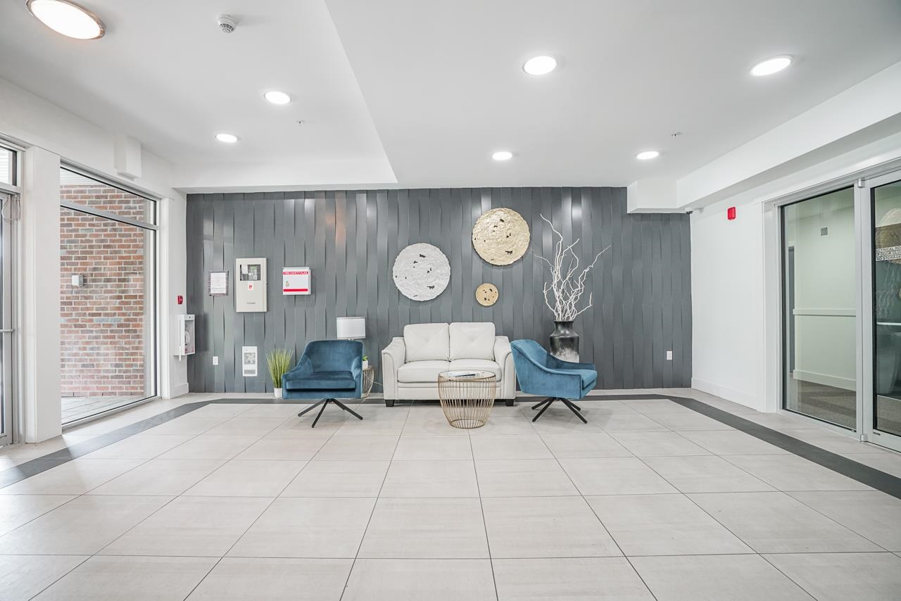 406 22577 ROYAL CRESCENT 4