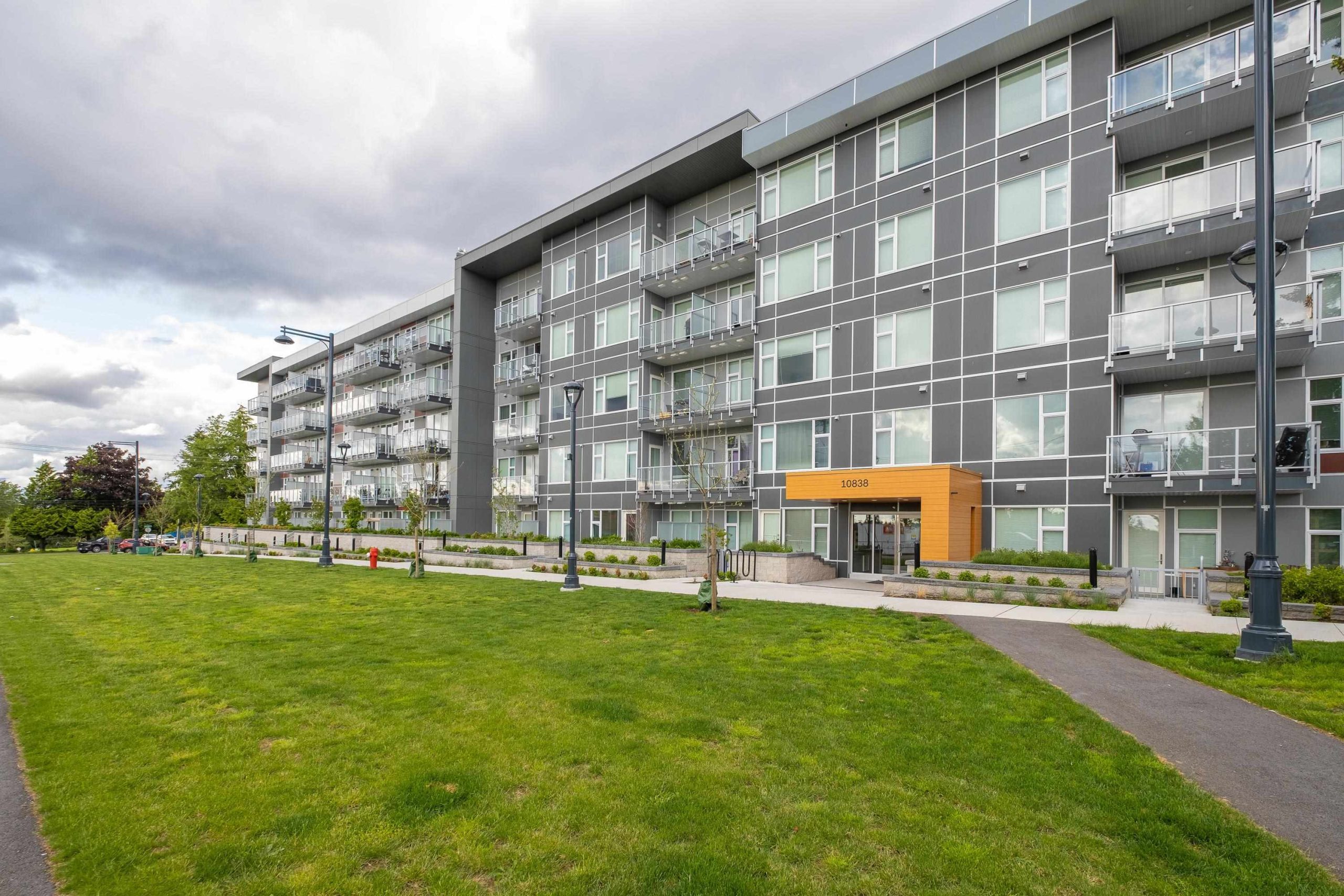 524 10838 WHALLEY BOULEVARD 2