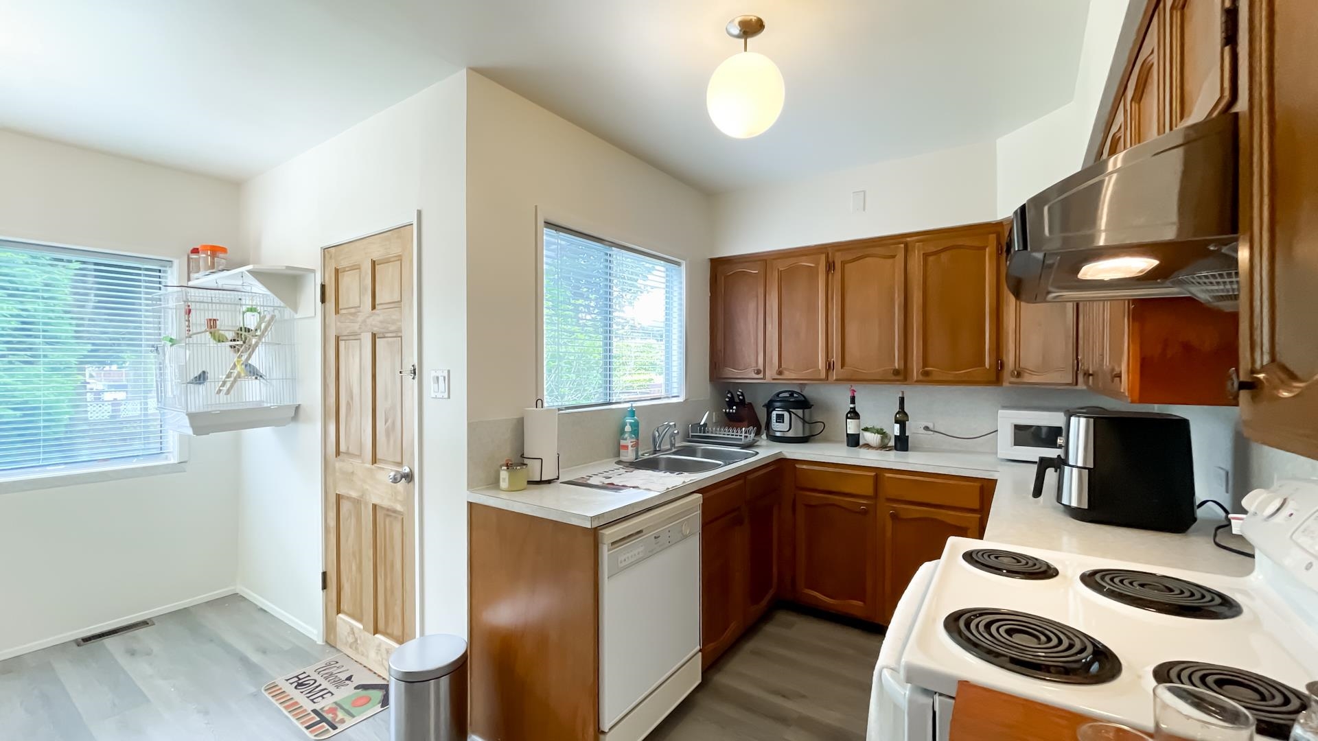 1871 SPERLING AVENUE 8