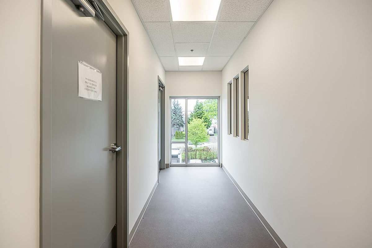 4695 Canada Way, Burnaby 27