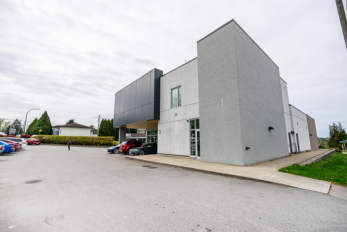4695 Canada Way, Burnaby 3