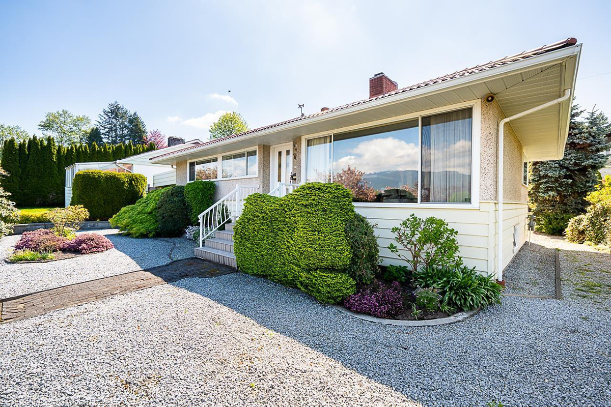 7046 Sierra Drive, Burnaby 34