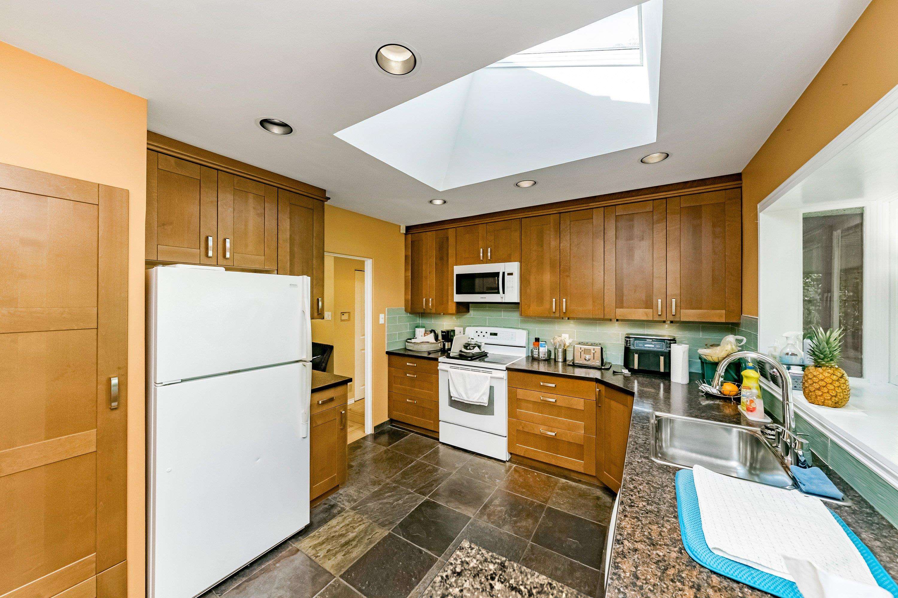 8408 17 AVENUE 12