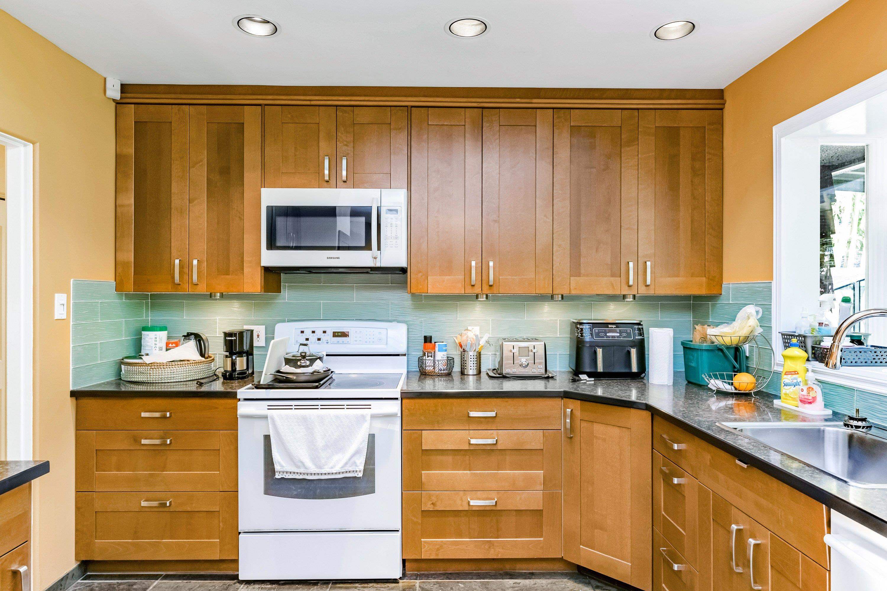 8408 17 AVENUE 14