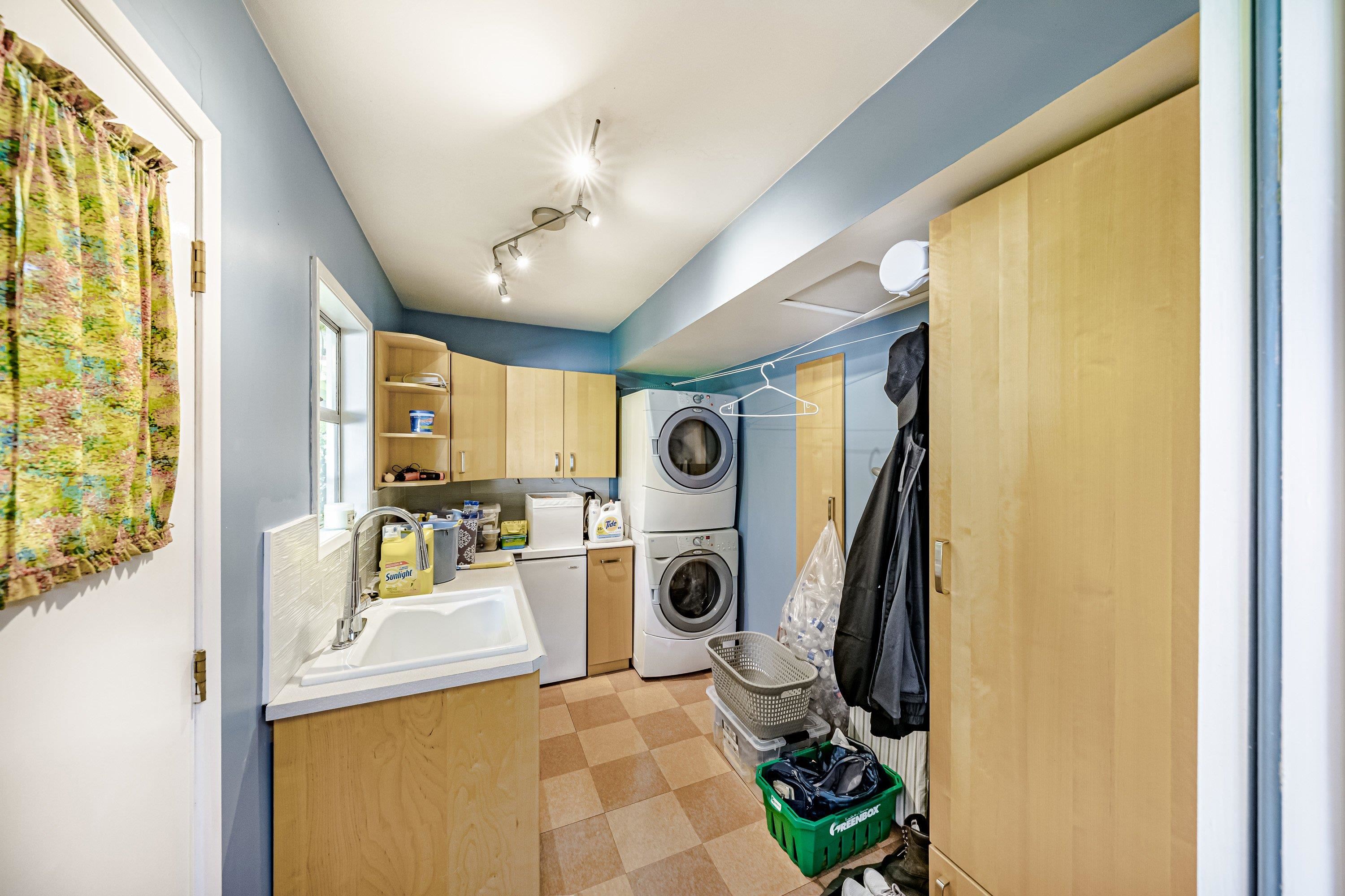 8408 17 AVENUE 19