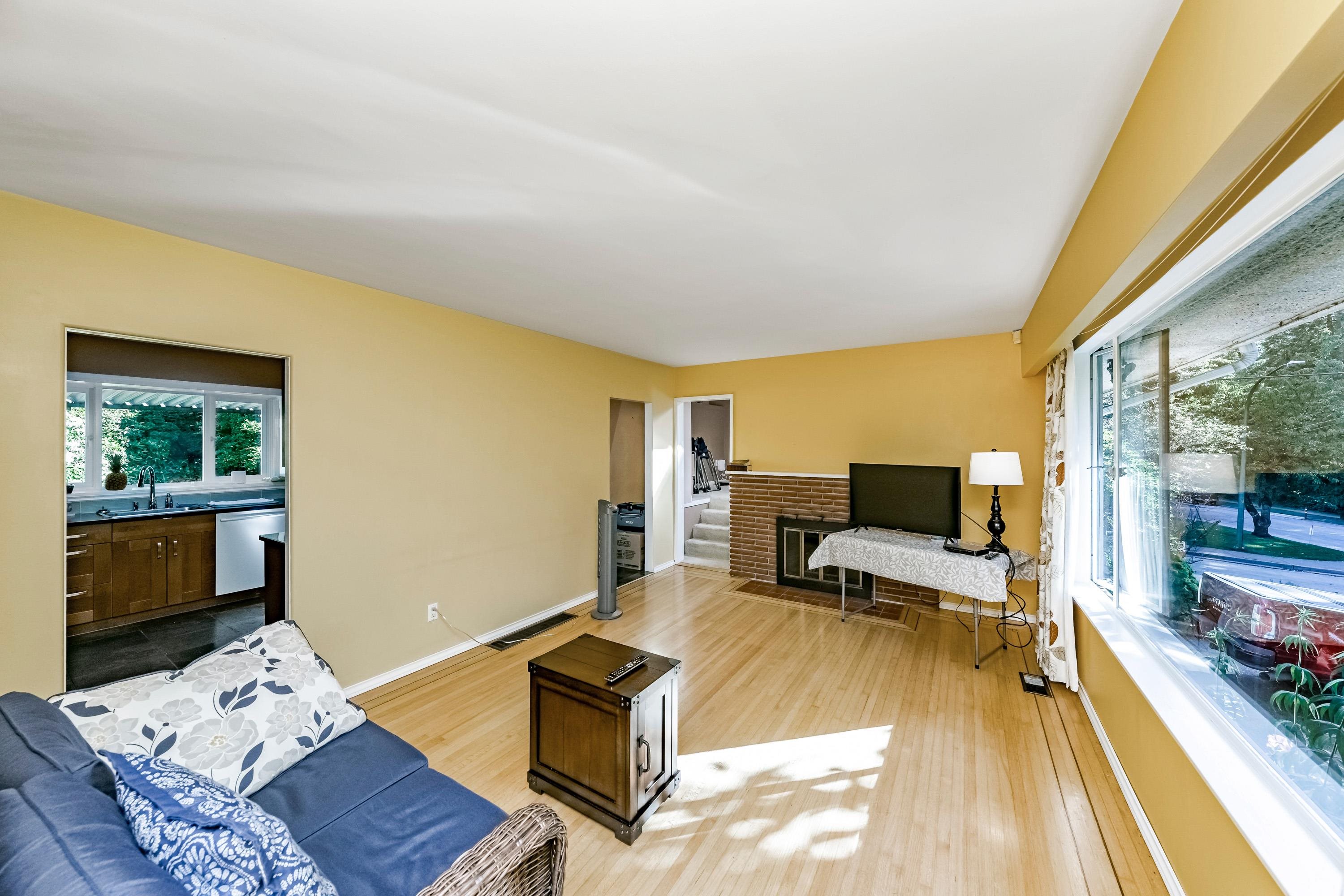 8408 17 AVENUE 7