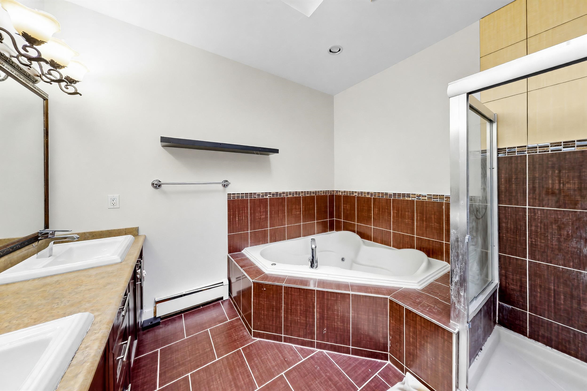 14906 92 AVENUE, SURREY 30