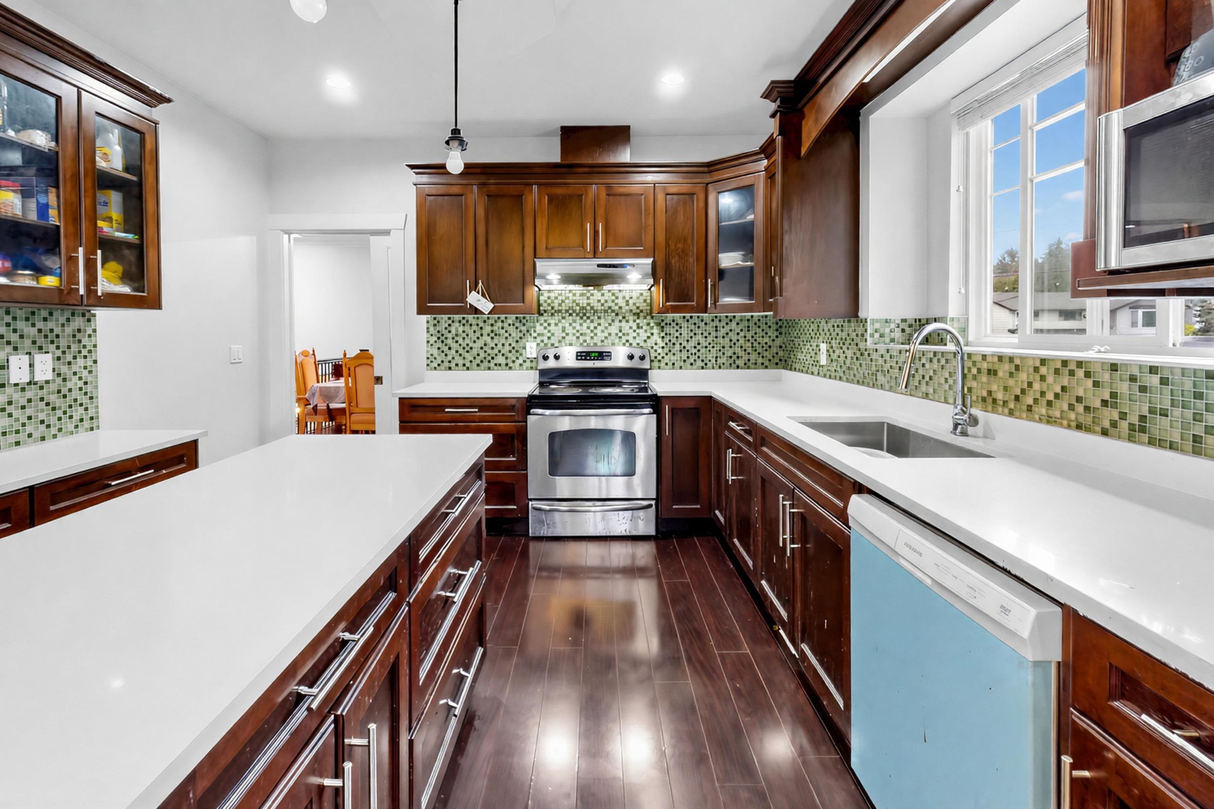 14906 92 AVENUE, SURREY 21