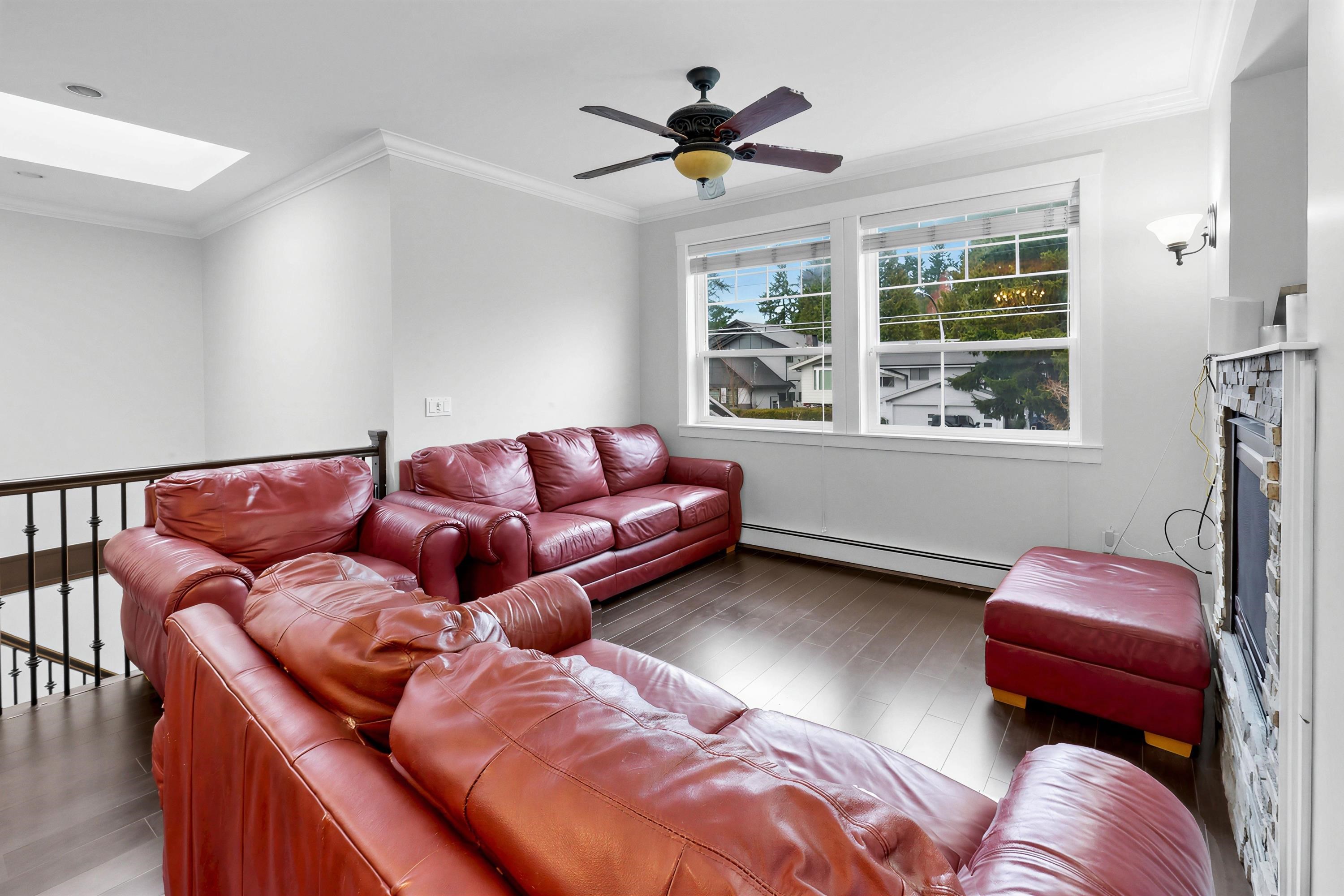 14906 92 AVENUE, SURREY 16