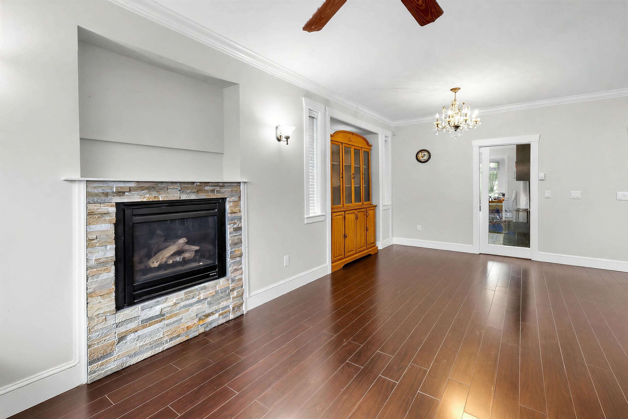 14906 92 AVENUE, SURREY 12