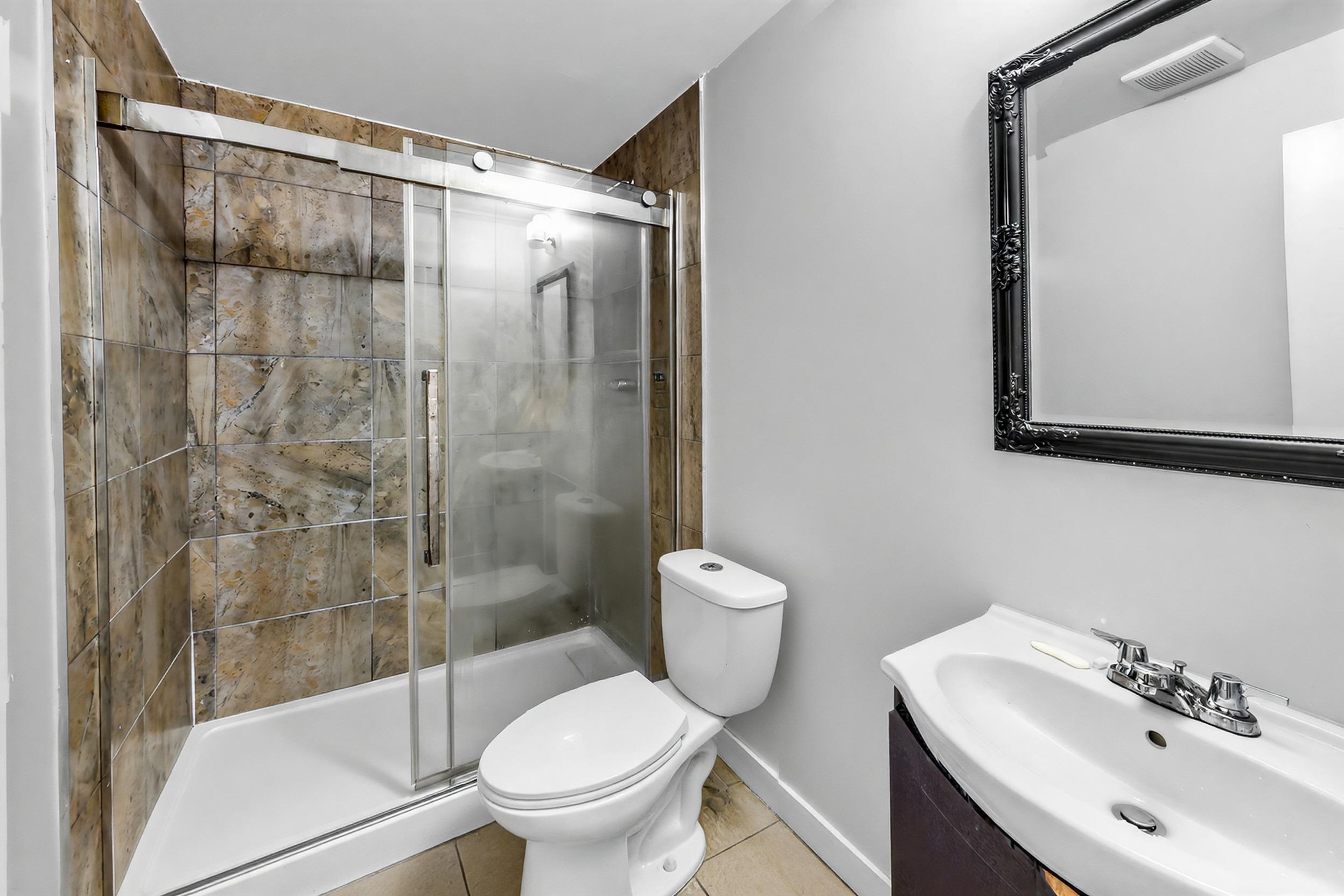 14906 92 AVENUE, SURREY 35